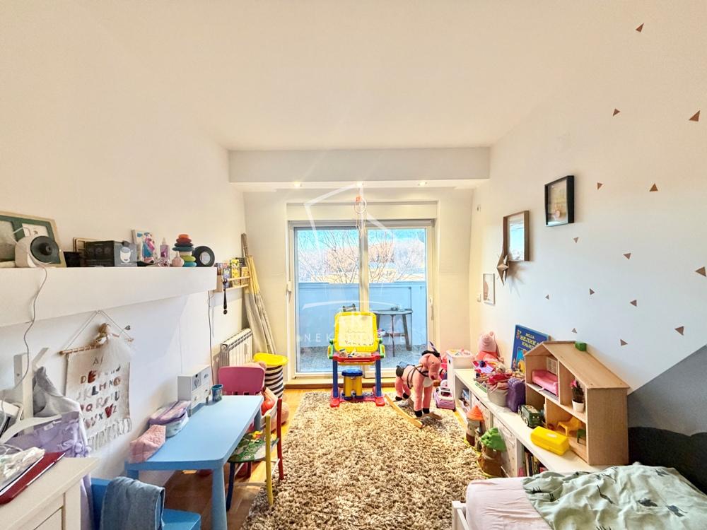 Stan na prodaju u Beogradu, Olimp, trosoban, 76m2, cena 276400 evra