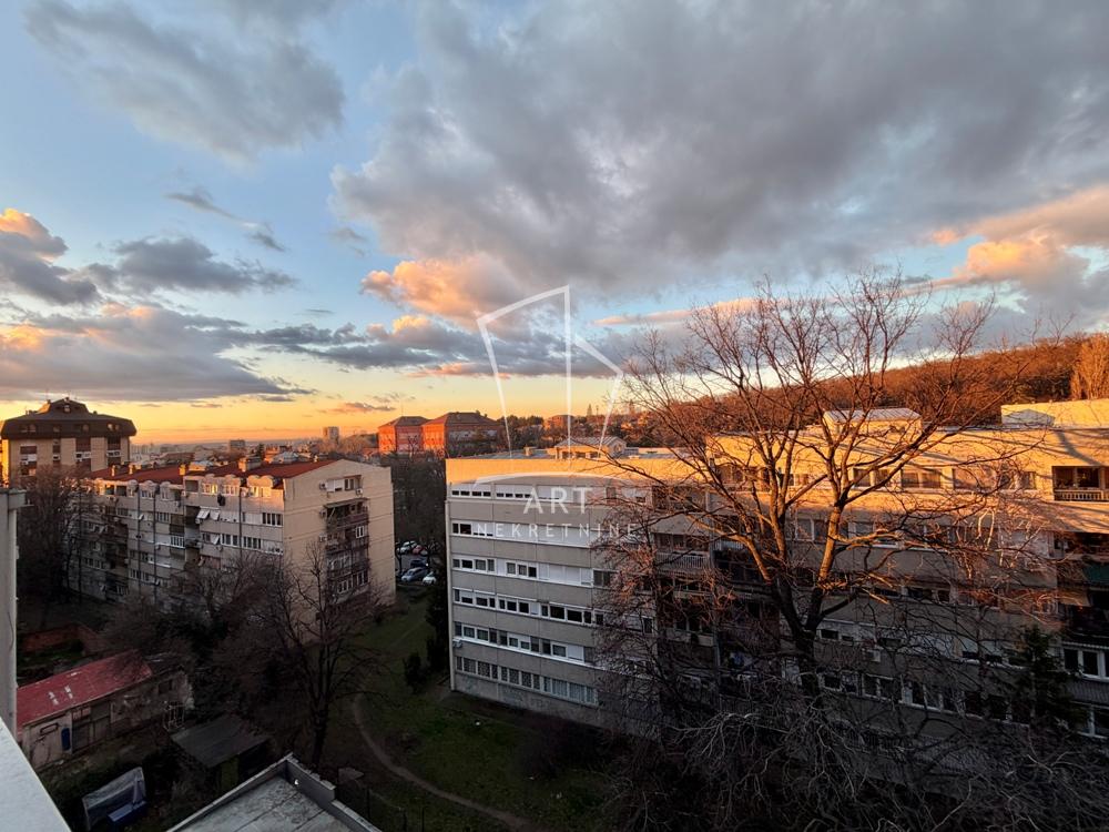 Stan na prodaju u Beogradu, Olimp, trosoban, 76m2, cena 276400 evra