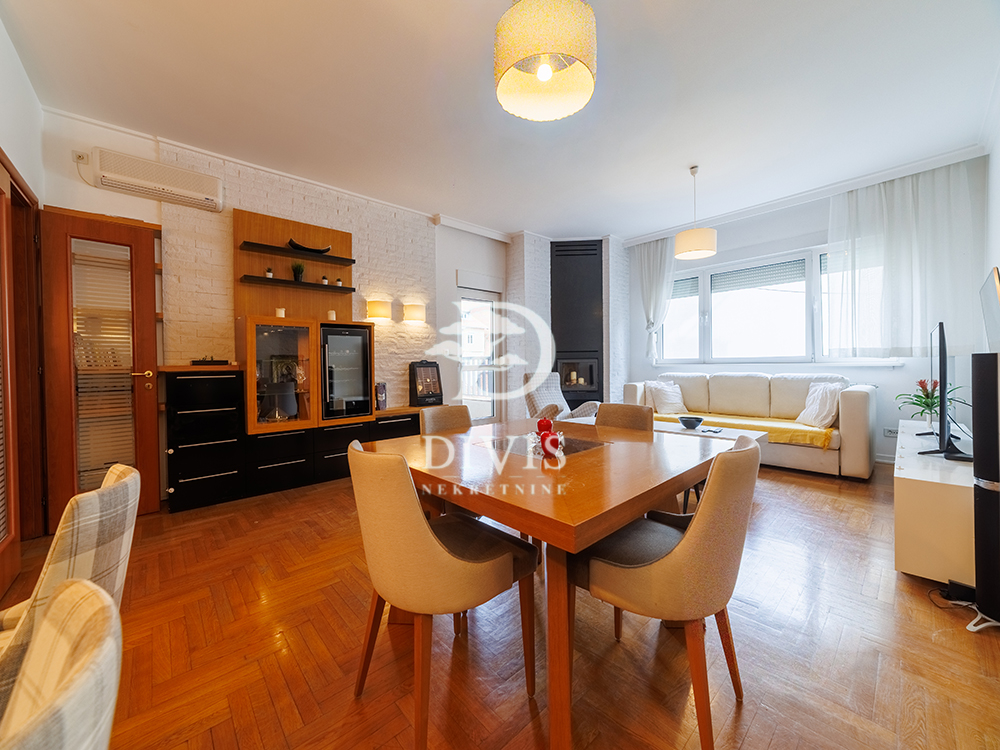 Stan na prodaju u Beogradu, Kalenić pijaca, trosoban, 102m2, cena 450000 evra