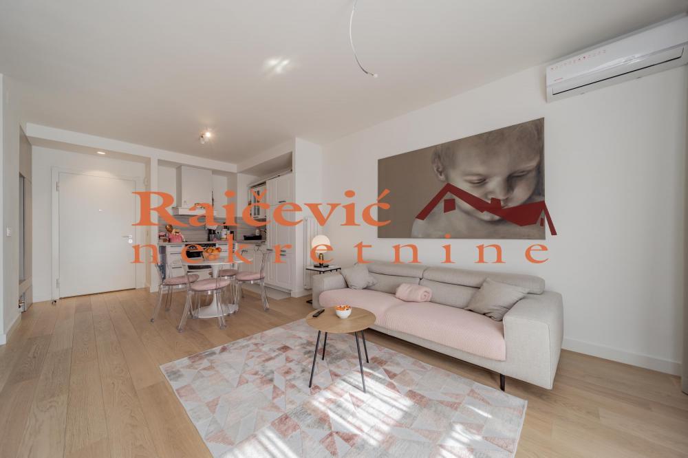 Stan na prodaju u Beogradu, Beograd na vodi, trosoban, 74m2, cena 425000 evra