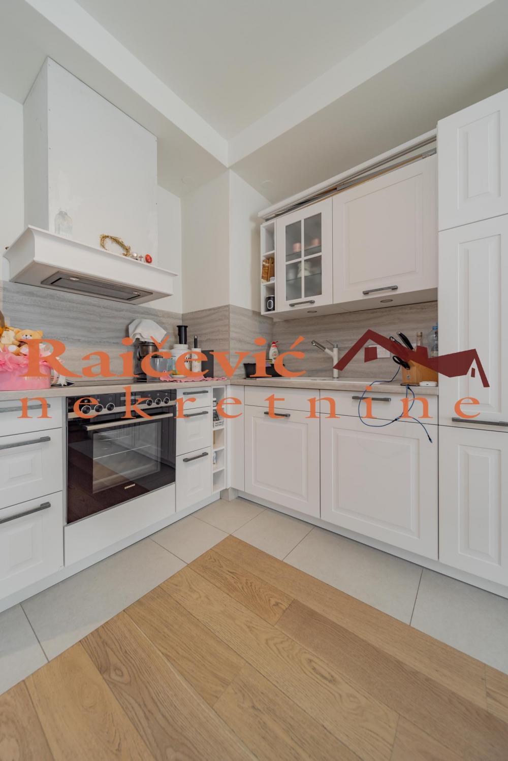 Stan na prodaju u Beogradu, Beograd na vodi, trosoban, 74m2, cena 425000 evra