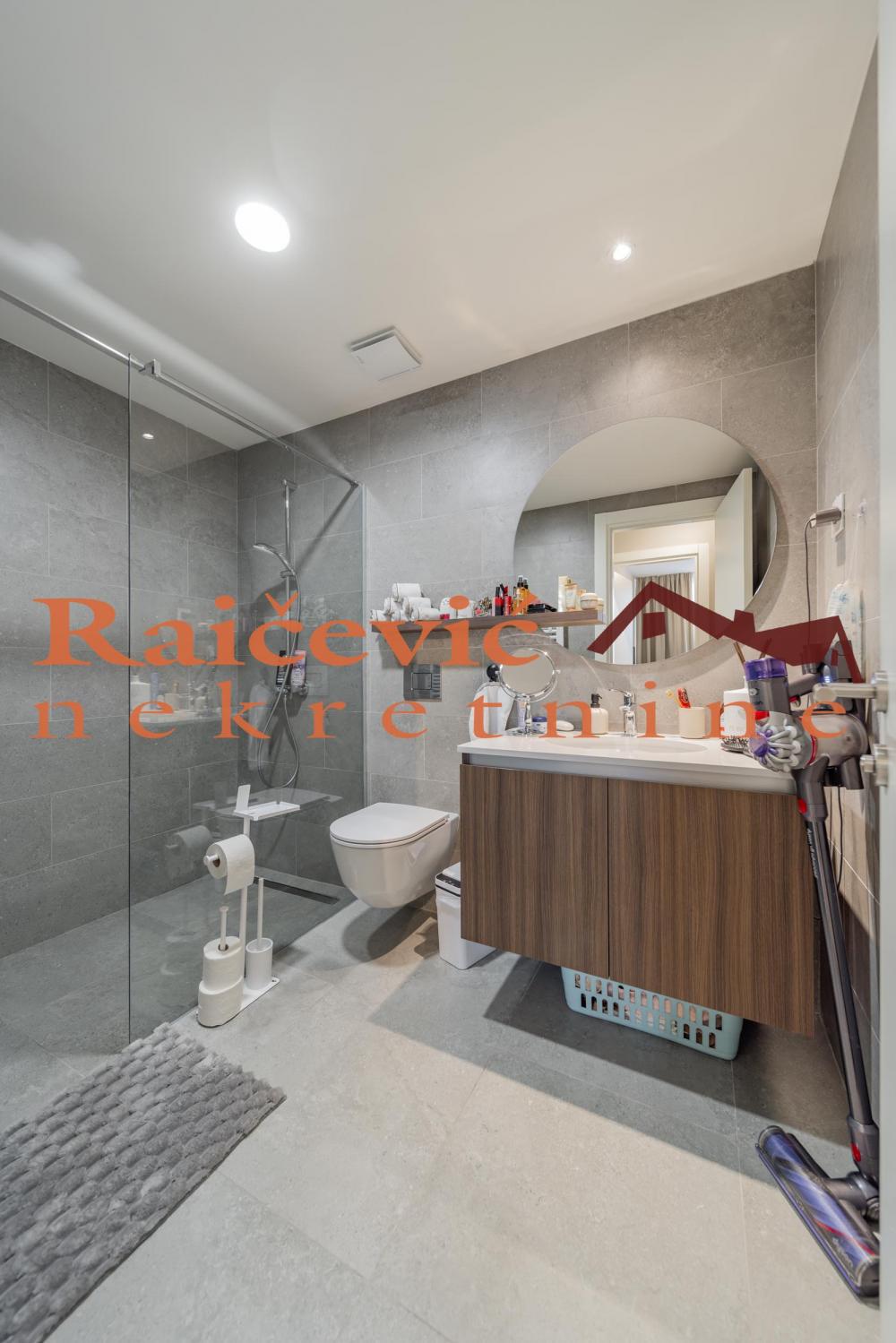 Stan na prodaju u Beogradu, Beograd na vodi, trosoban, 74m2, cena 425000 evra