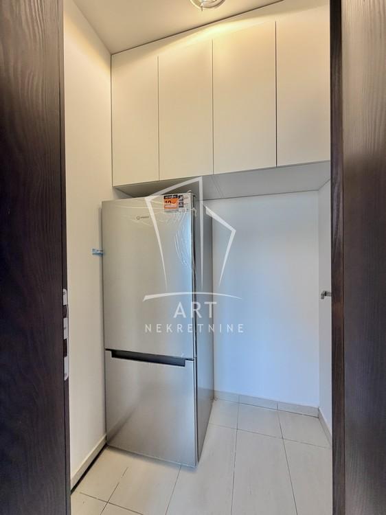 Stan na prodaju u Beogradu, Kalenić pijaca, trosoban, 91m2, cena 747000 evra