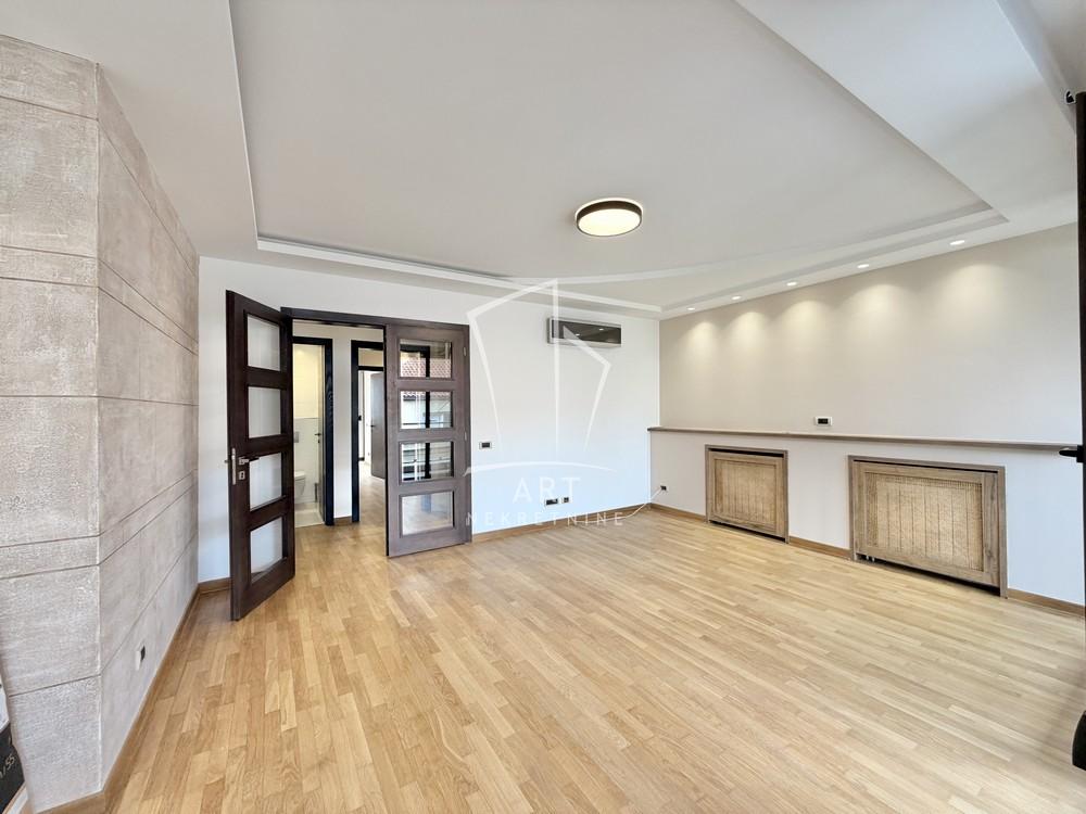 Stan na prodaju u Beogradu, Kalenić pijaca, trosoban, 91m2, cena 747000 evra