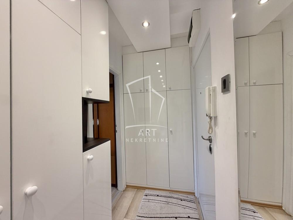 Stan na prodaju u Beogradu, Voždovac, dvosoban, 51m2, cena 148000 evra