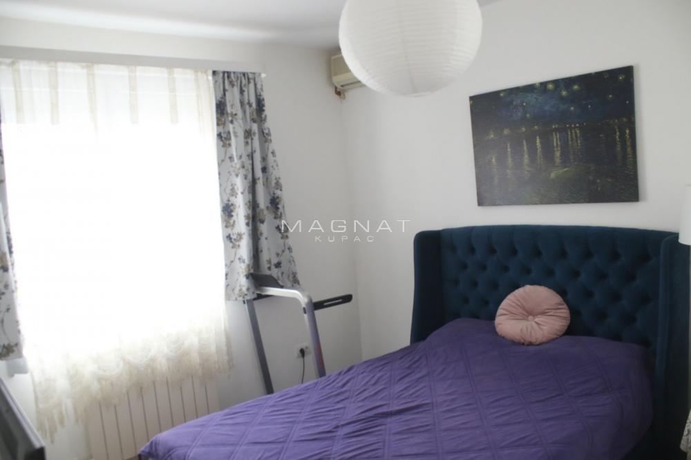 Stan na prodaju u Beogradu, Đeram pijaca, dvoiposoban, 50m2, cena 197500 evra