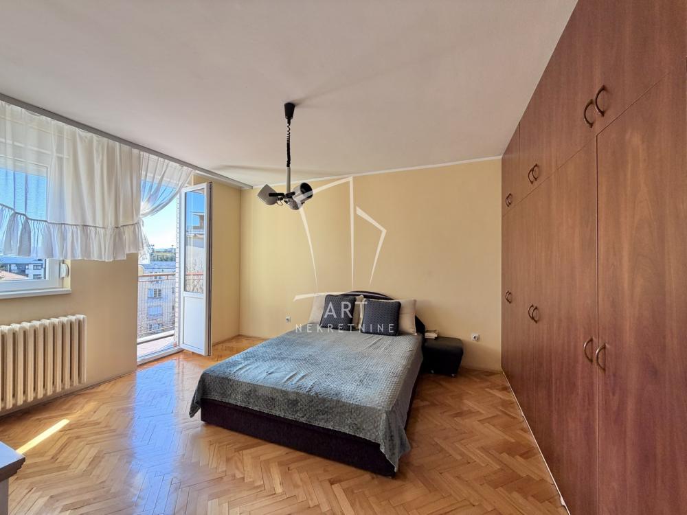 Stan na prodaju u Beogradu, Vračar, troiposoban, 96m2, cena 339000 evra