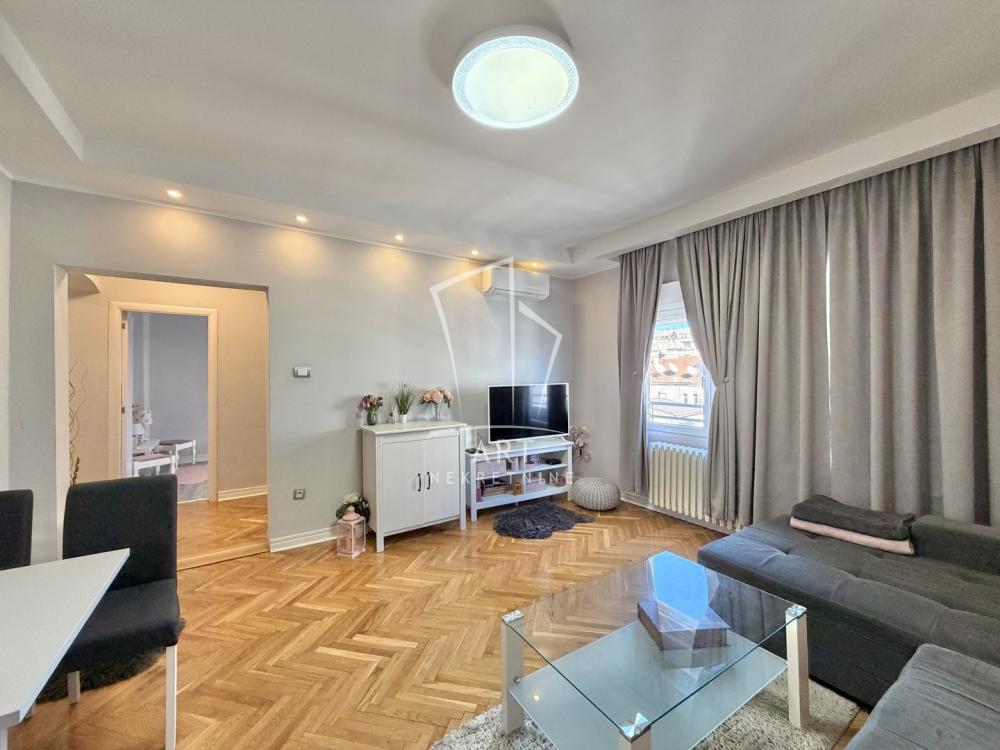 Stan na prodaju u Beogradu, Stari grad, dvosoban, 52m2, cena 250000 evra