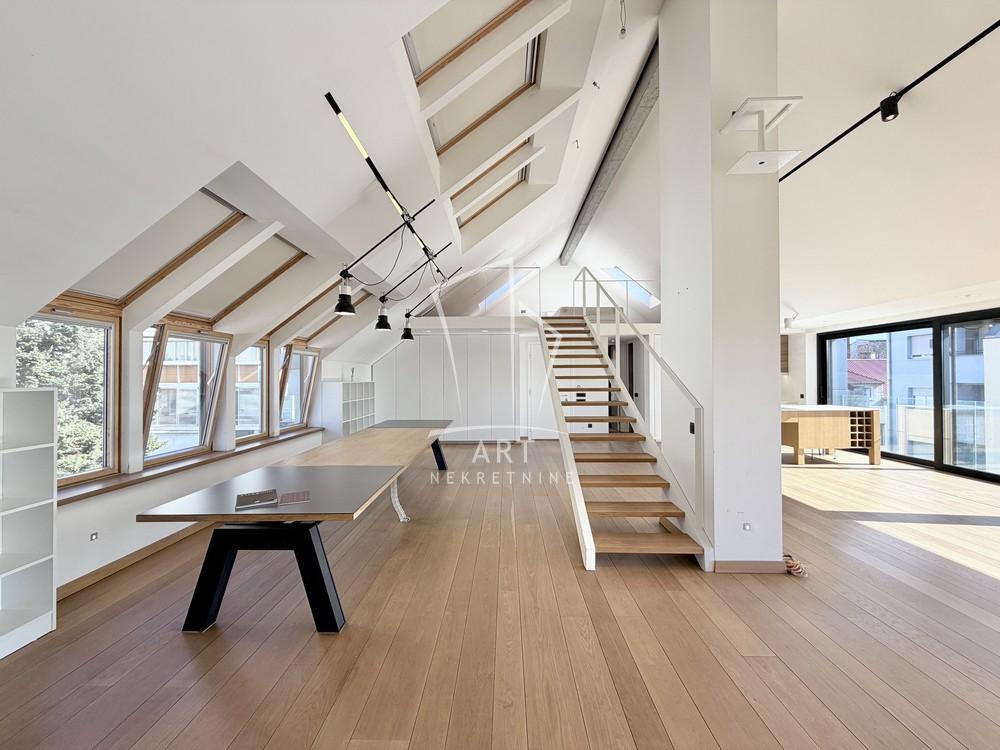 Stan na prodaju u Beogradu, Kalenić pijaca, trosoban, 104m2, cena 470000 evra