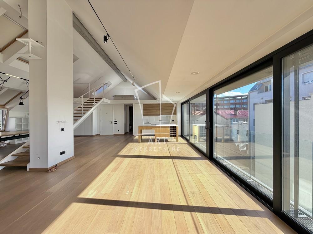 Stan na prodaju u Beogradu, Kalenić pijaca, trosoban, 104m2, cena 470000 evra