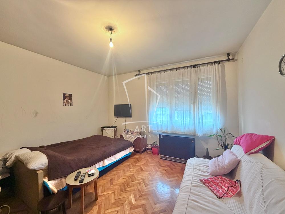 Stan na prodaju u Beogradu, Kumodraž, dvosoban, 50m2, cena 125000 evra