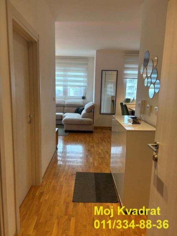 Stan na prodaju u Beogradu, Zeleno brdo, trosoban, 53m2, cena 199920 evra