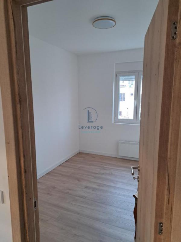 Stan na prodaju u Beogradu, Severni bulevar, cetvorosoban, 67m2, cena 224000 evra