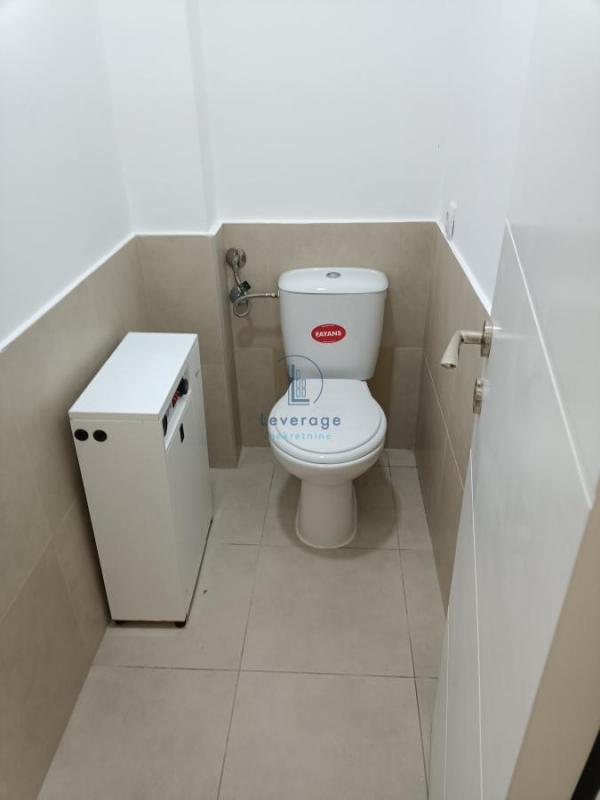 Stan na prodaju u Beogradu, Dušanovac, dvoiposoban, 63m2, cena 210000 evra