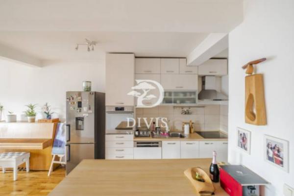 Stan na prodaju u Beogradu, Trošarina, trosoban, 89m2, cena 311500 evra