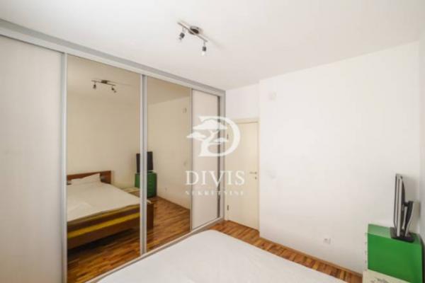 Stan na prodaju u Beogradu, Trošarina, trosoban, 89m2, cena 311500 evra