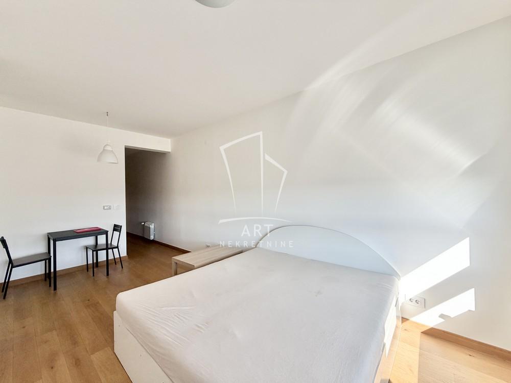 Stan na prodaju u Beogradu, Konjarnik, jednosoban, 32m2, cena 141000 evra