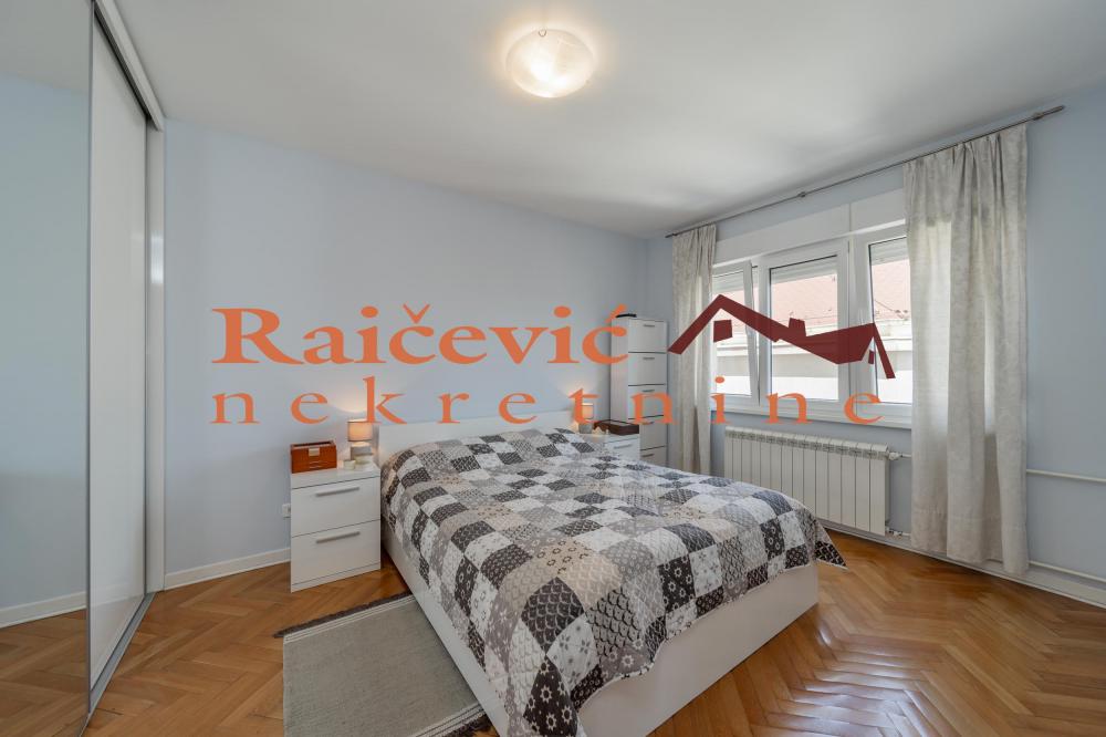 Stan na prodaju u Beogradu, Čubura, dvosoban, 63m2, cena 265000 evra