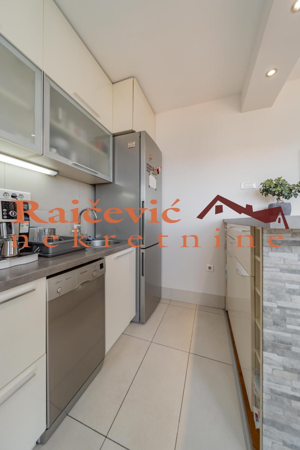 Stan na prodaju u Beogradu, Čubura, dvosoban, 63m2, cena 265000 evra