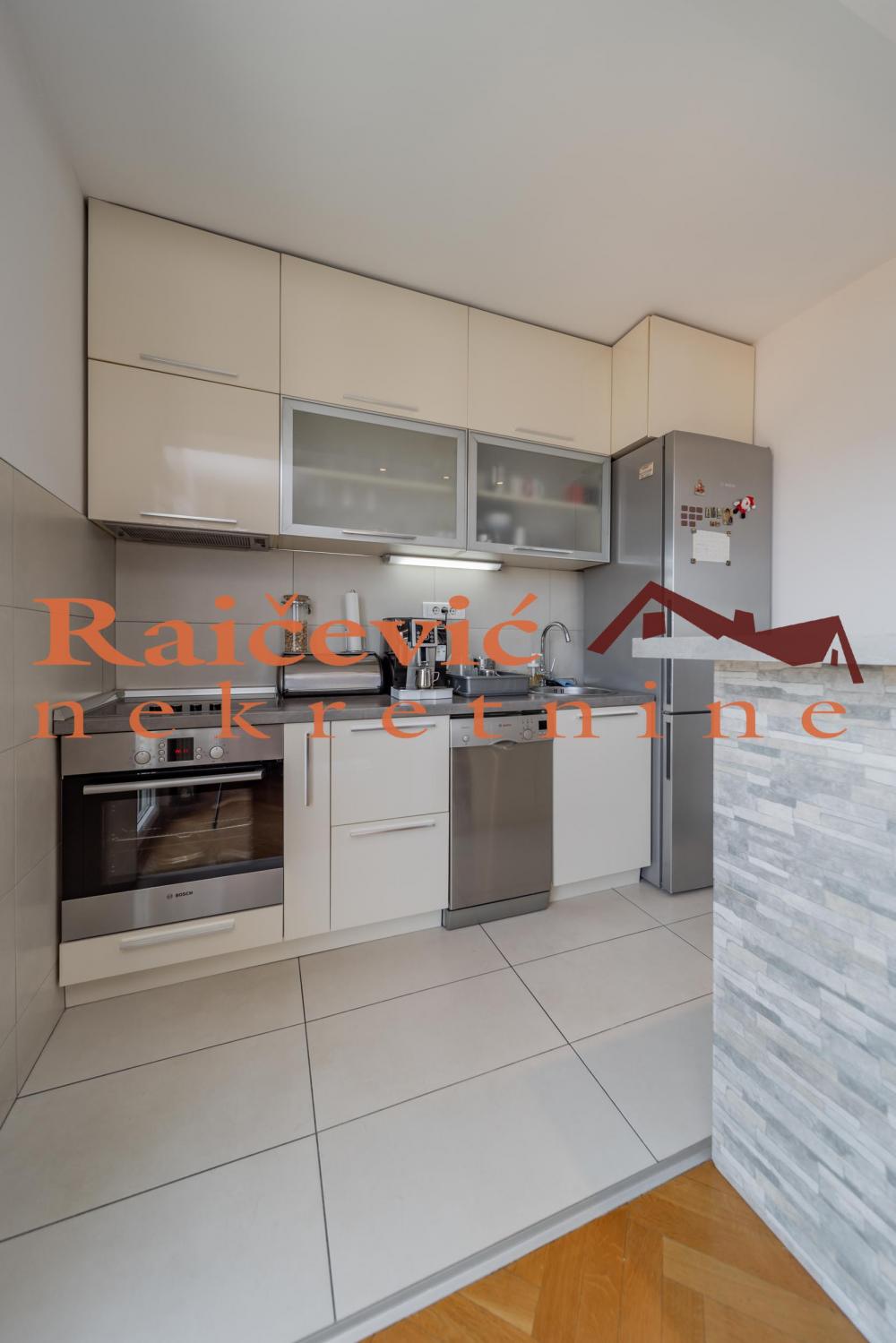 Stan na prodaju u Beogradu, Čubura, dvosoban, 63m2, cena 265000 evra