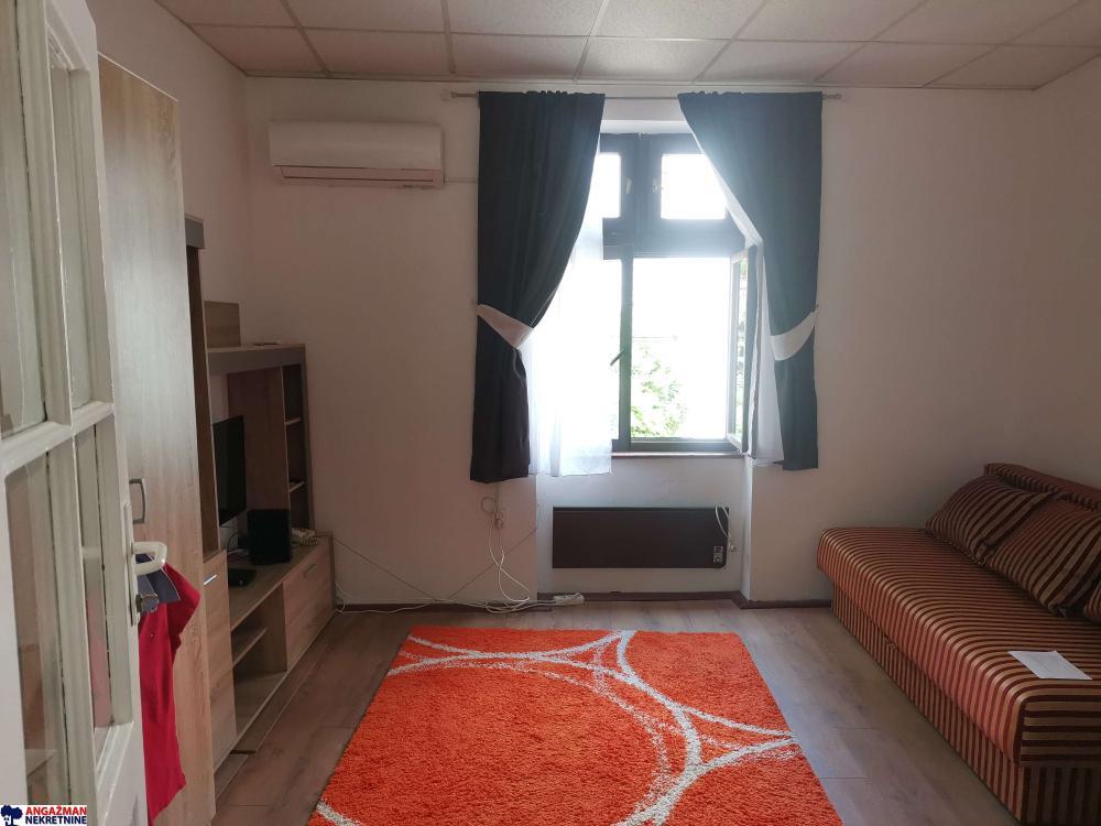 Stan na prodaju u Beogradu, Senjak, jednosoban, 23m2, cena 85000 evra