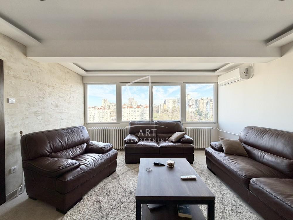 Stan na prodaju u Beogradu, Braće Jerković, trosoban, 67m2, cena 205000 evra