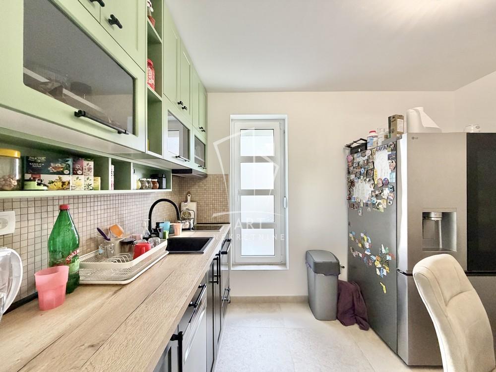 Stan na prodaju u Beogradu, Braće Jerković, trosoban, 67m2, cena 205000 evra