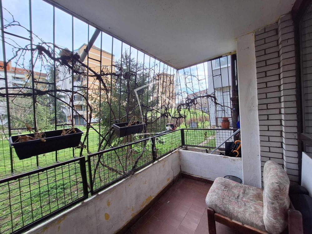 Stan na prodaju u Beogradu, Novi Beograd blok 34 (Studentski grad), troiposoban, 73m2, cena 277000 evra