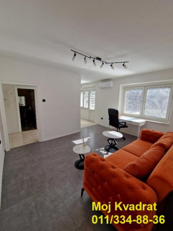 Stan na prodaju u Beogradu, Novi Beograd blok 7 (Paviljoni), dvosoban, 44m2, cena 162800 evra