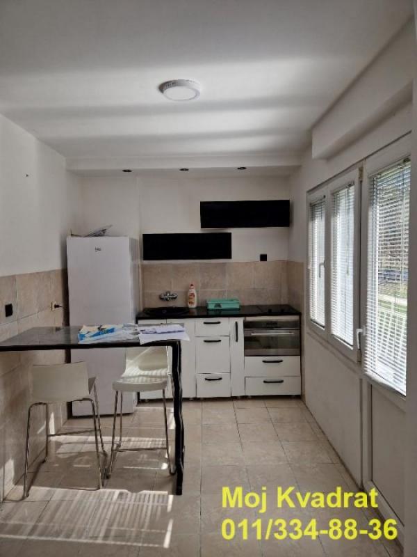 Stan na prodaju u Beogradu, Novi Beograd blok 7 (Paviljoni), dvosoban, 44m2, cena 162800 evra