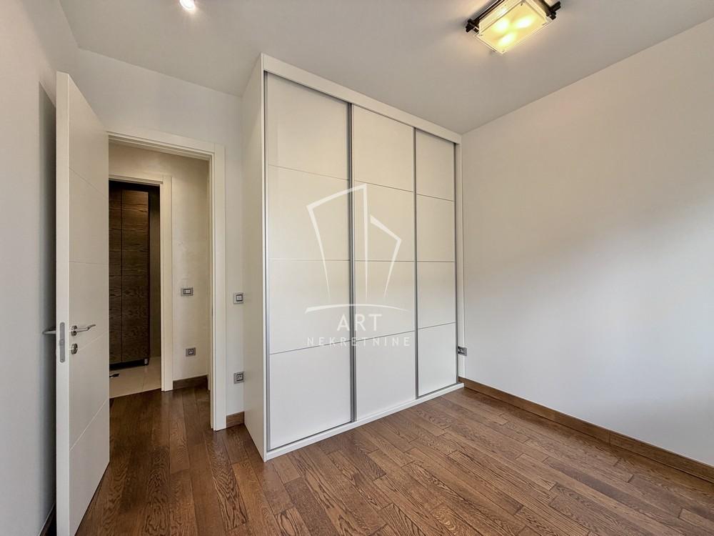 Stan na prodaju u Beogradu, Vojvode Stepe, 160m2, cena 650000 evra