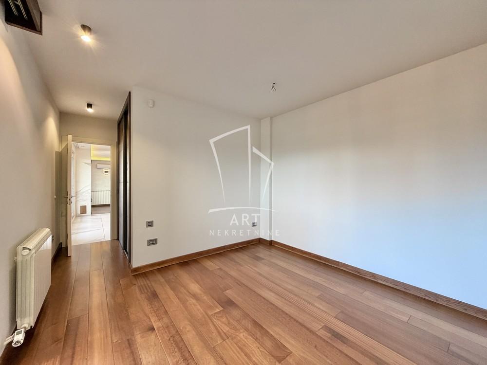 Stan na prodaju u Beogradu, Vojvode Stepe, 160m2, cena 650000 evra