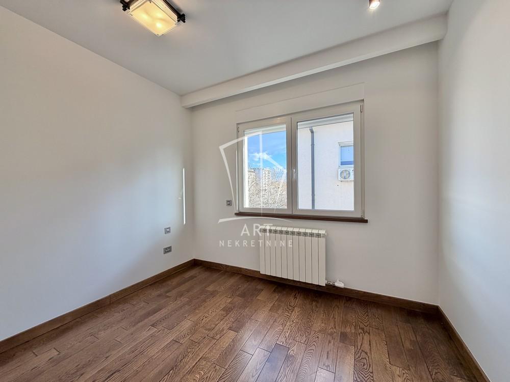 Stan na prodaju u Beogradu, Vojvode Stepe, 160m2, cena 650000 evra