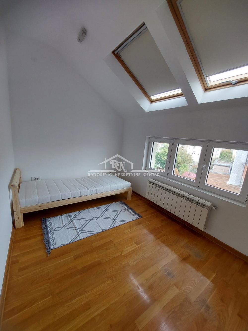 Stan na prodaju u Beogradu, Stari grad, trosoban, 55m2, cena 330000 evra