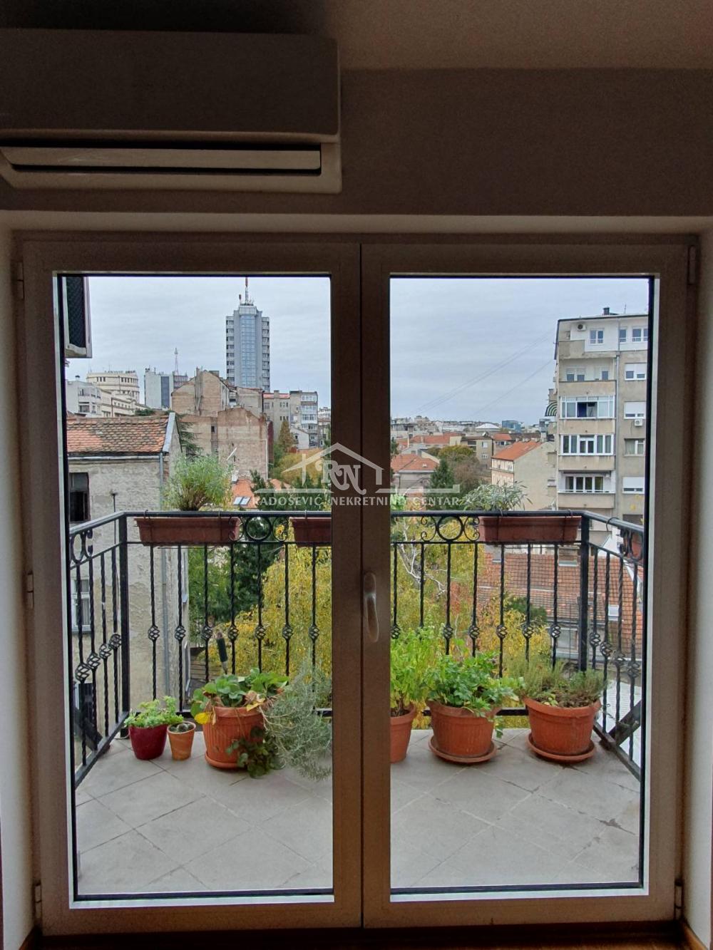 Stan na prodaju u Beogradu, Stari grad, trosoban, 55m2, cena 330000 evra