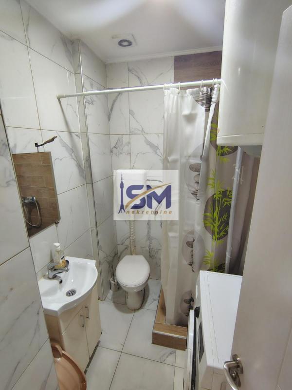 Stan na prodaju u Beogradu, Karaburma, jednoiposoban, 27m2, cena 69500 evra