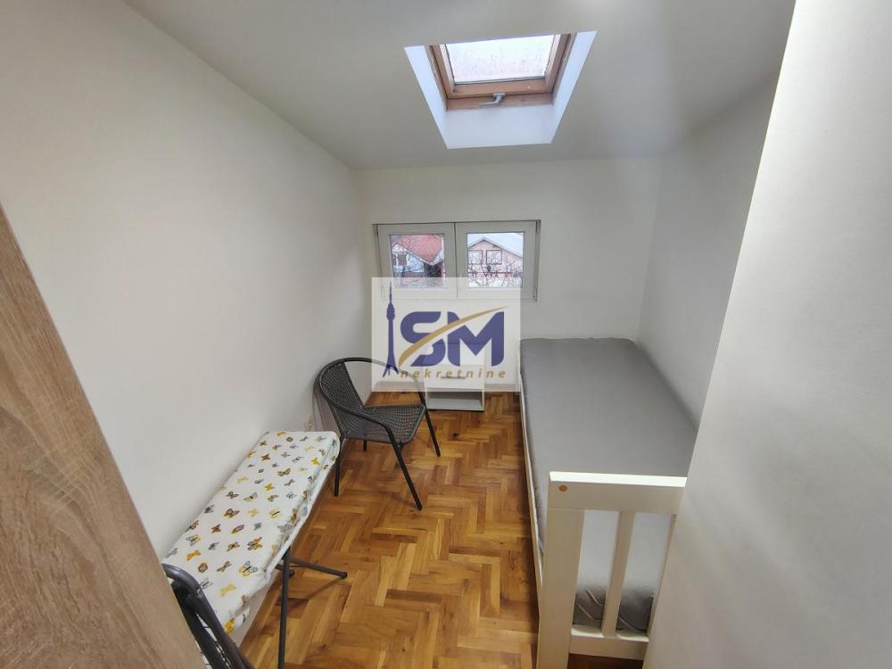 Stan na prodaju u Beogradu, Karaburma, jednoiposoban, 27m2, cena 69500 evra