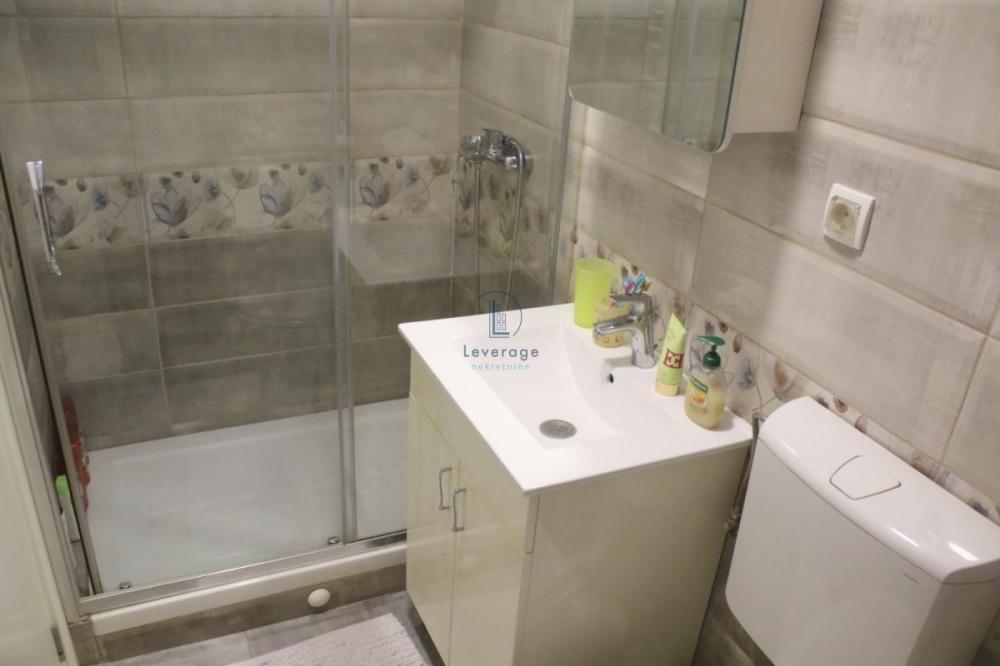 Stan na prodaju u Beogradu, Đeram pijaca, dvosoban, 50m2, cena 197500 evra