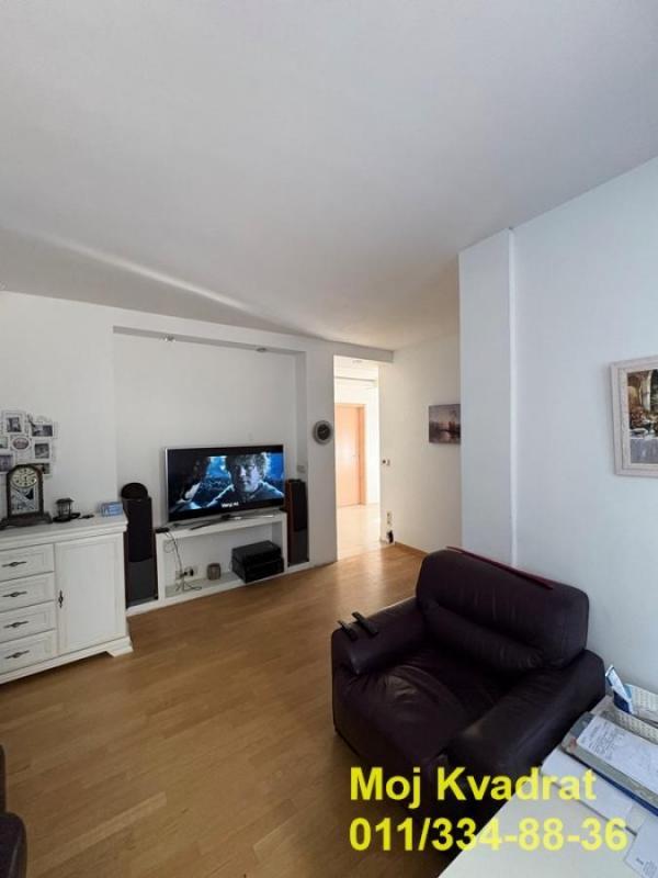 Stan na prodaju u Beogradu, Autokomanda, cetvorosoban, 116m2, cena 265000 evra
