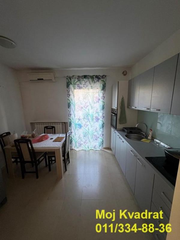 Stan na prodaju u Beogradu, Autokomanda, cetvorosoban, 116m2, cena 265000 evra