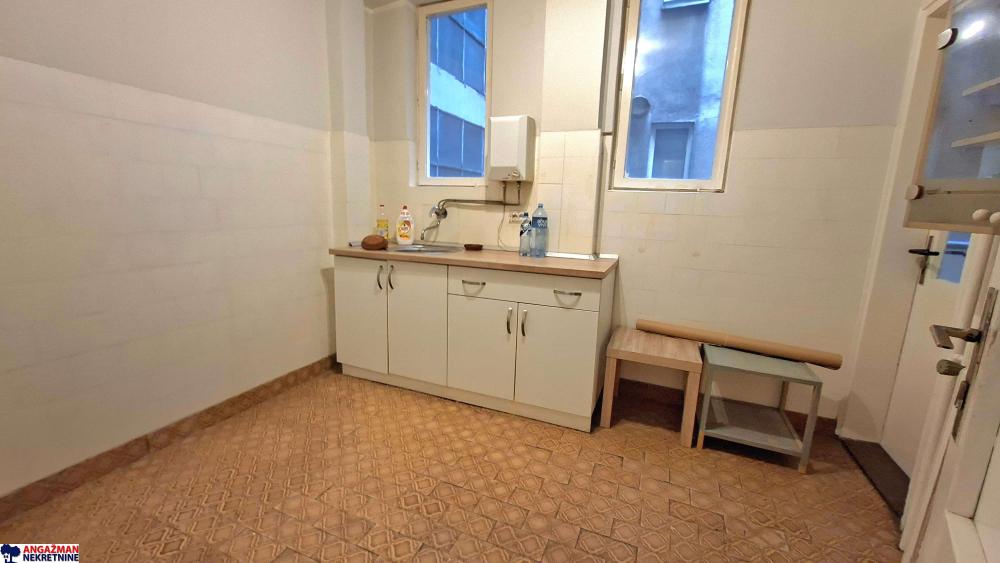 Stan na prodaju u Beogradu, Fontana, trosoban, 72m2, cena 262000 evra