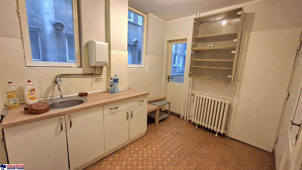 Stan na prodaju u Beogradu, Fontana, trosoban, 72m2, cena 262000 evra