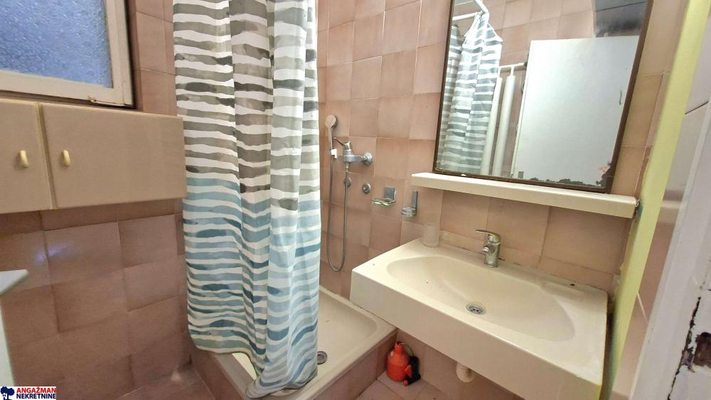 Stan na prodaju u Beogradu, Fontana, trosoban, 72m2, cena 262000 evra