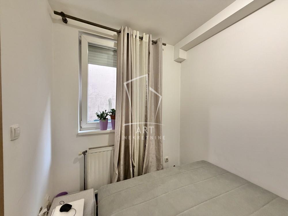 Stan na prodaju u Beogradu, Mirijevo, jednoiposoban, 29m2, cena 84500 evra