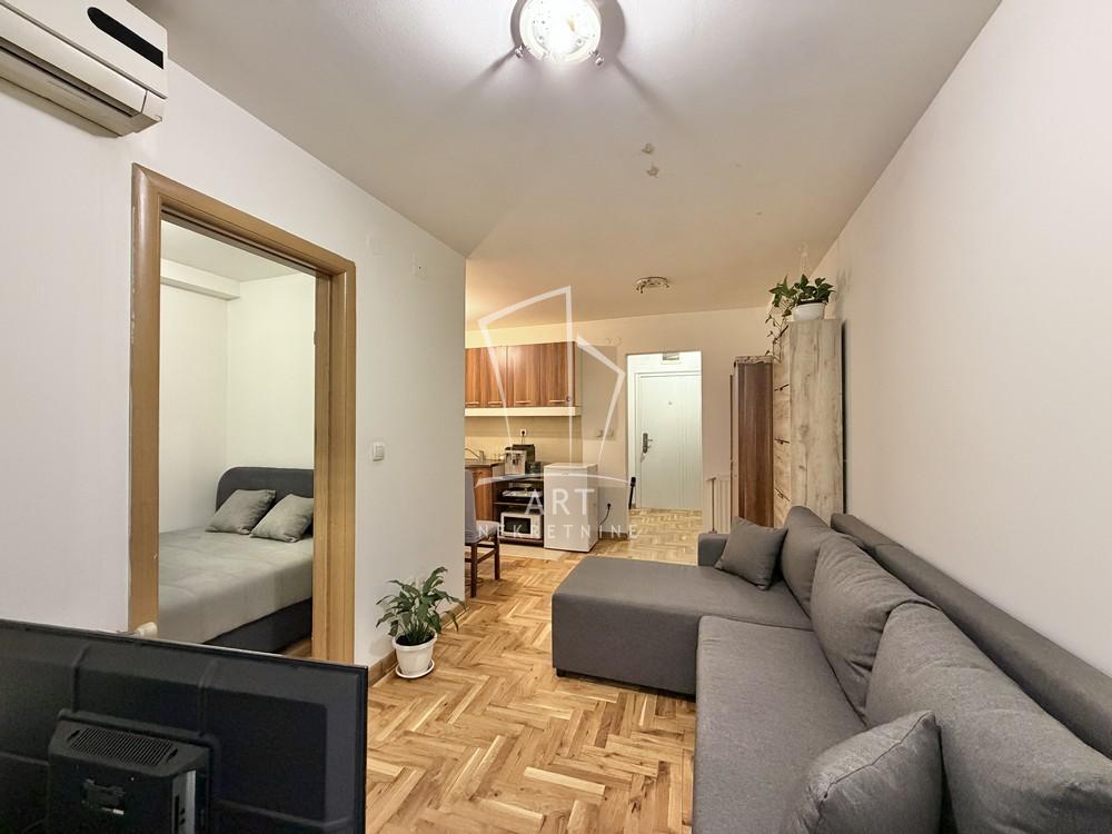 Stan na prodaju u Beogradu, Mirijevo, jednoiposoban, 29m2, cena 84500 evra