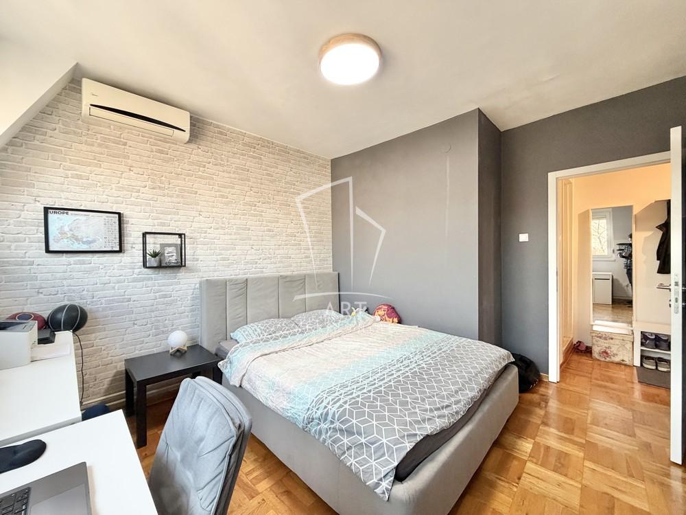 Stan na prodaju u Beogradu, Miljakovac, trosoban, 69m2, cena 199000 evra