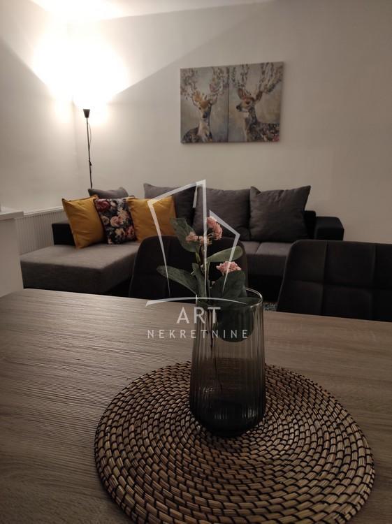 Stan na prodaju u Beogradu, Olimp, trosoban, 61m2, cena 265000 evra