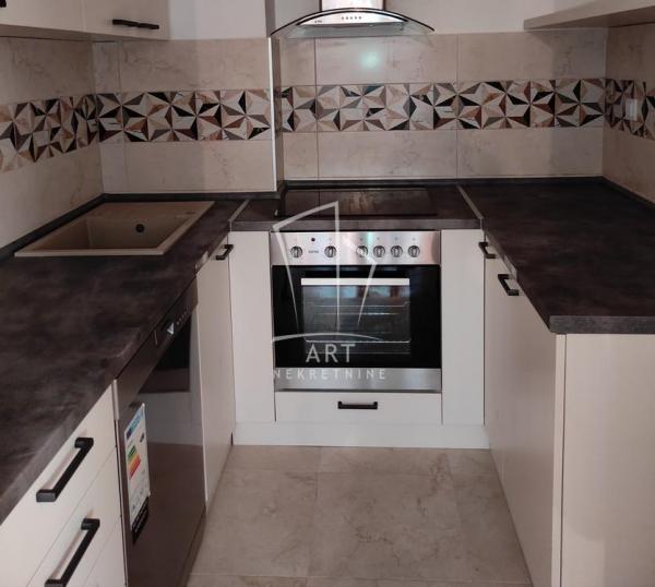 Stan na prodaju u Beogradu, Olimp, trosoban, 61m2, cena 265000 evra