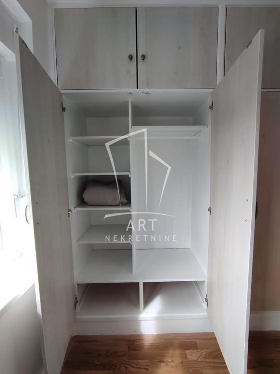 Stan na prodaju u Beogradu, Olimp, trosoban, 61m2, cena 265000 evra