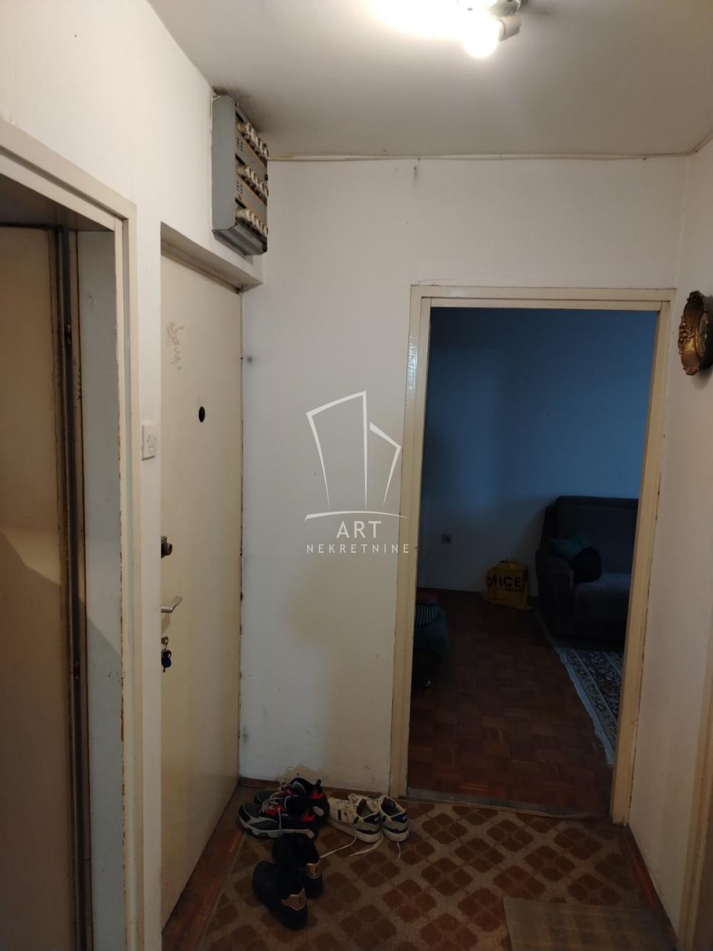 Stan na prodaju u Beogradu, Zemun, dvosoban, 58m2, cena 215000 evra